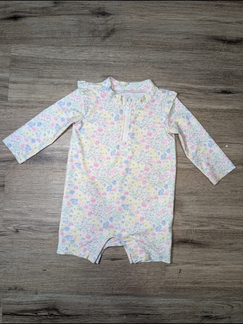 GAP Baby Girl Floral Long Sleeve Swim Rash Guard 6-12 Months Ruffles Pool Beach
